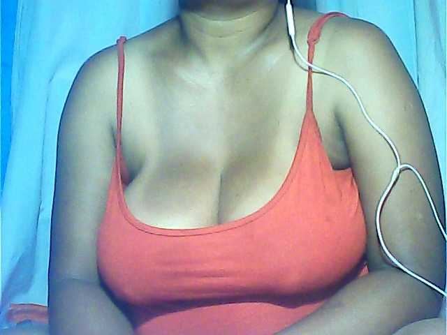 MIRANDAW's BongaCams show and profile