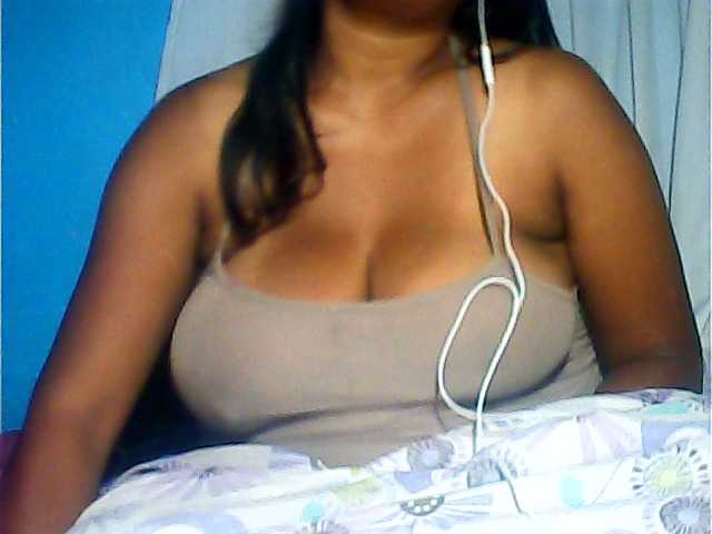 MIRANDAW's BongaCams show and profile