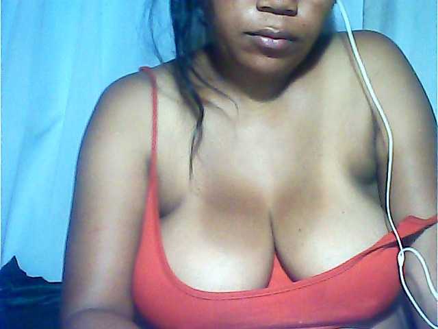 MIRANDAW's BongaCams show and profile