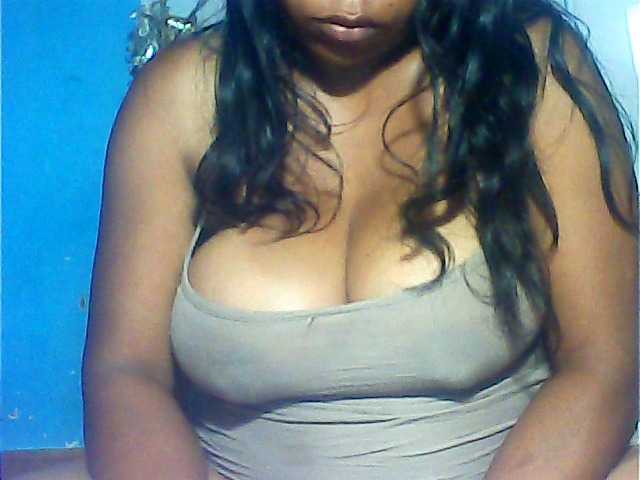 MIRANDAW's BongaCams show and profile