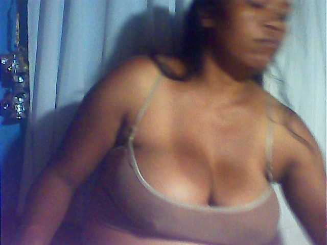 MIRANDAW's BongaCams show and profile