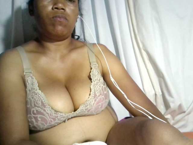 MIRANDAW's BongaCams show and profile