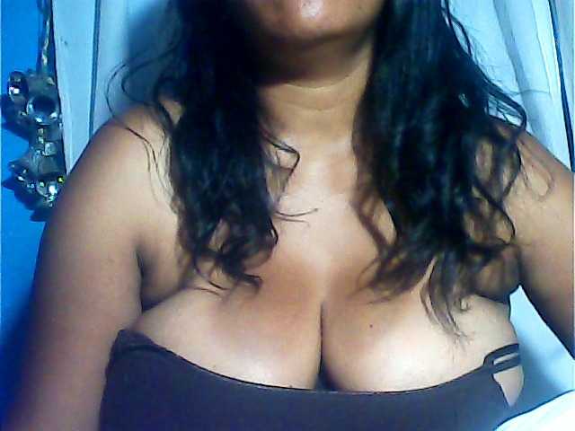 MIRANDAW's BongaCams show and profile