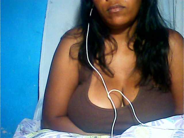 MIRANDAW's BongaCams show and profile