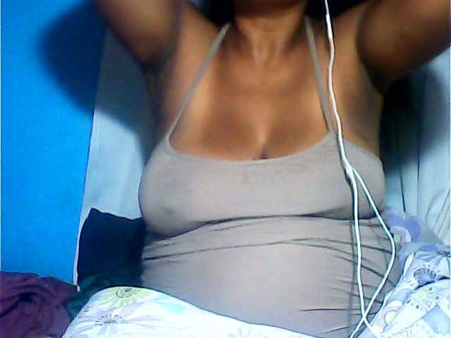 MIRANDAW's BongaCams show and profile