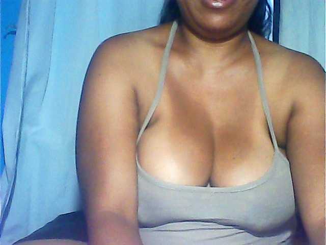 MIRANDAW's BongaCams show and profile