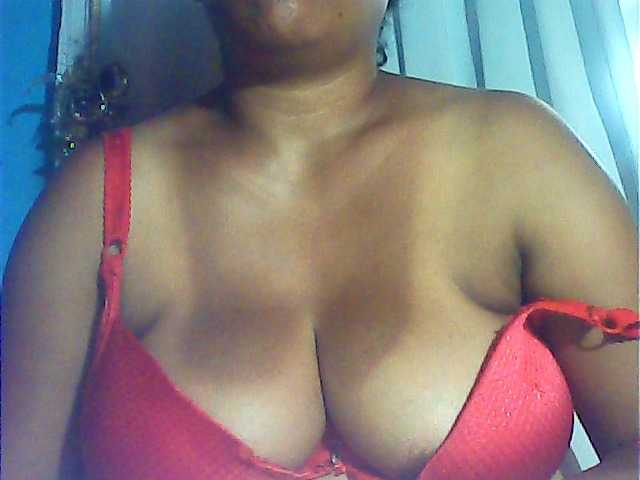 MIRANDAW's BongaCams show and profile