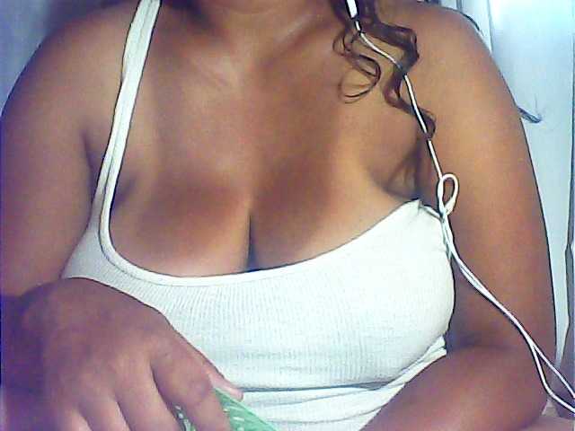 MIRANDAW's BongaCams show and profile