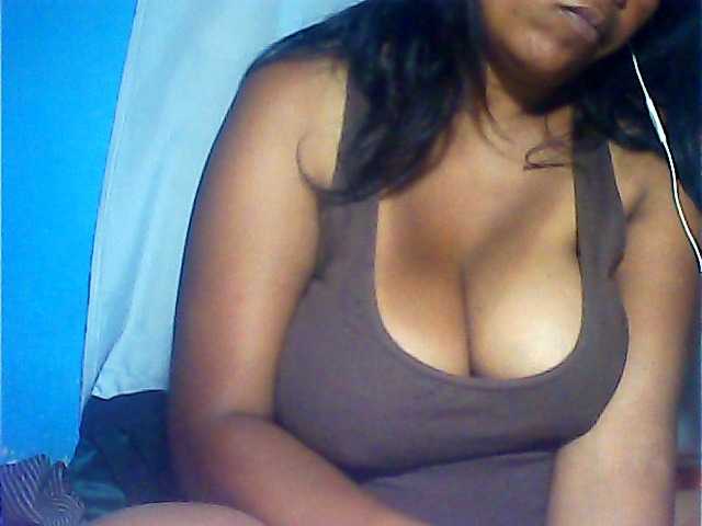 MIRANDAW's BongaCams show and profile