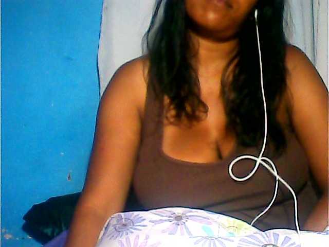 MIRANDAW's BongaCams show and profile