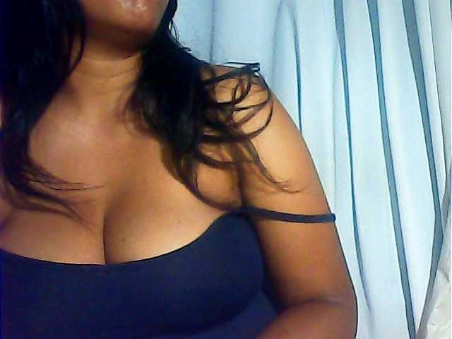 MIRANDAW's BongaCams show and profile