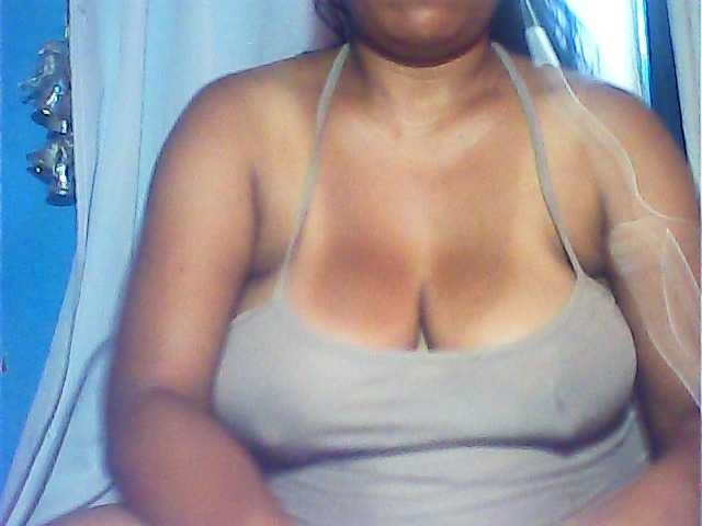 MIRANDAW's BongaCams show and profile