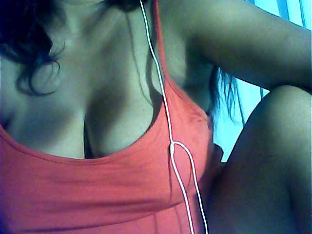 MIRANDAW's BongaCams show and profile