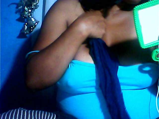 MIRANDAW's BongaCams show and profile