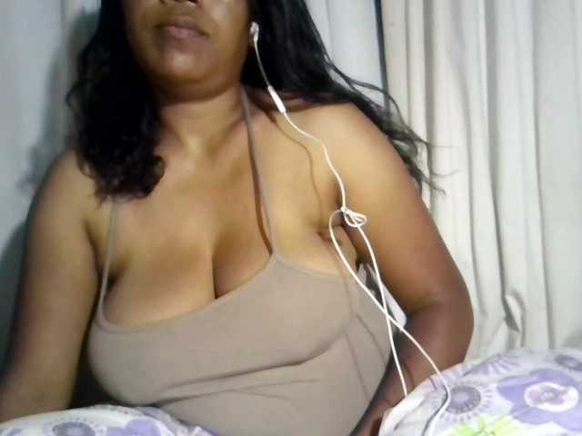 MIRANDAW's BongaCams show and profile