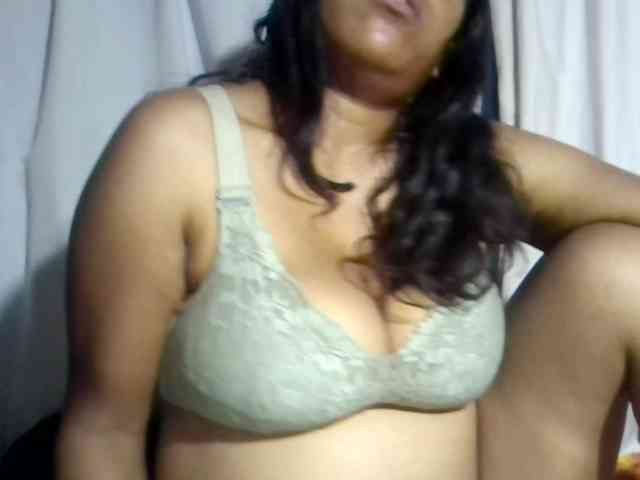 MIRANDAW Live Webcam on BongaCams