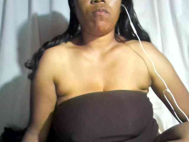 MIRANDAW Live Webcam on BongaCams