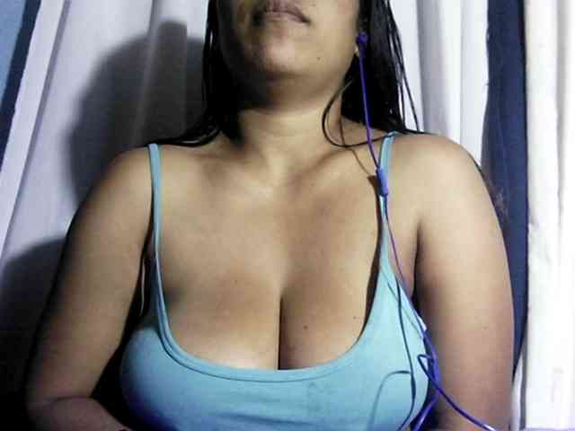 MIRANDAW Live Webcam on BongaCams