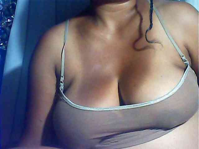 MIRANDAW Live Webcam on BongaCams