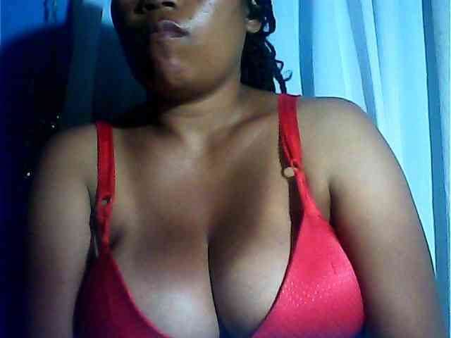 MIRANDAW Live Webcam on BongaCams