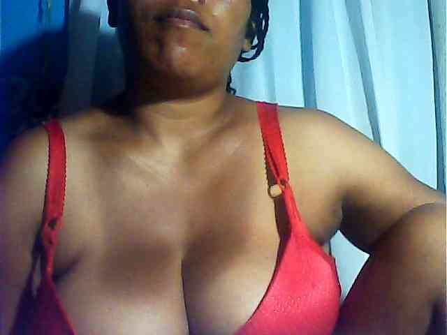 MIRANDAW Live Webcam on BongaCams