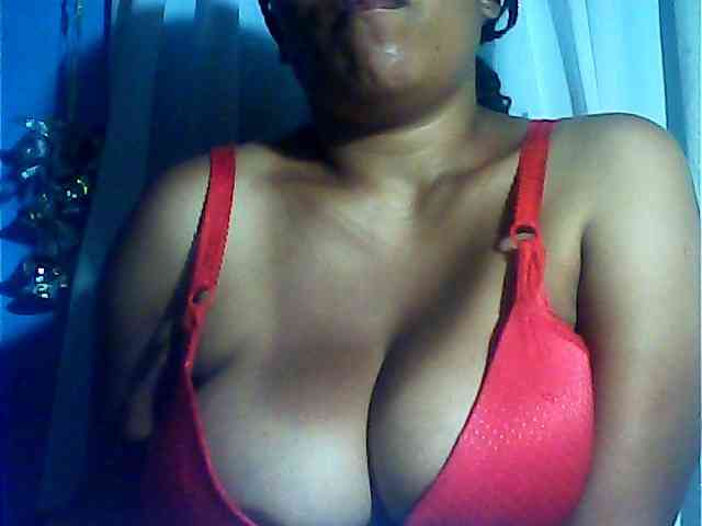 MIRANDAW Live Webcam on BongaCams