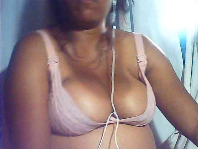 MIRANDAW Live Webcam on BongaCams