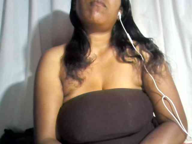 MIRANDAW Live Webcam on BongaCams