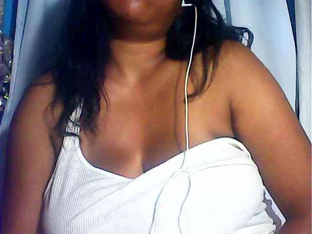 MIRANDAW Live Webcam on BongaCams