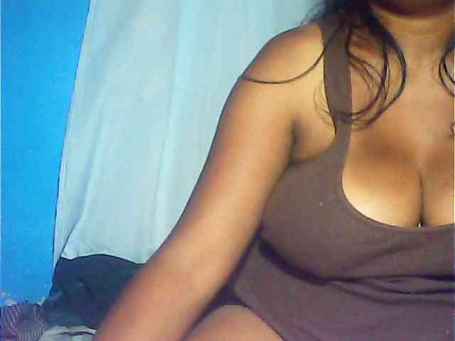 MIRANDAW Live Webcam on BongaCams