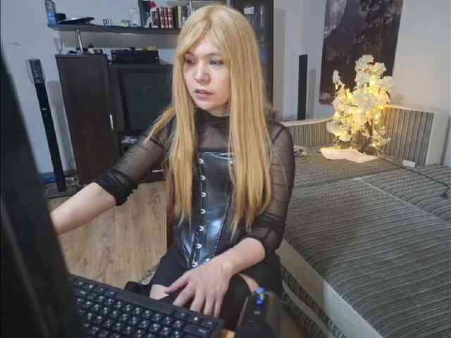 LuxMelys Live Webcam on BongaCams