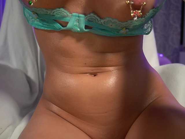 mandypeas's BongaCams show and profile