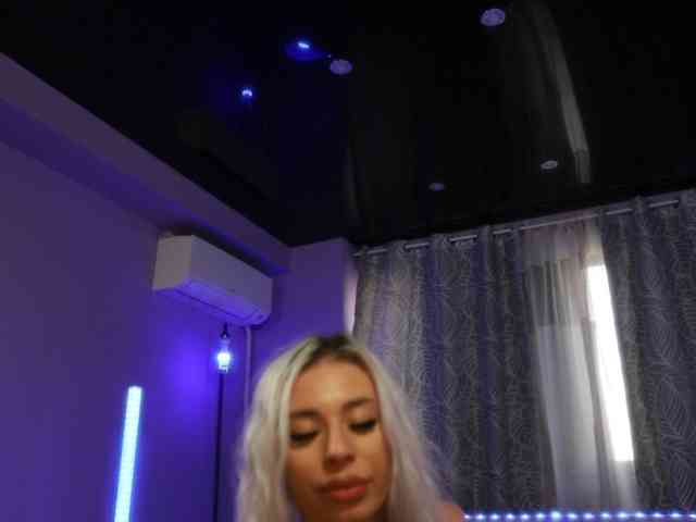 MandyPeas webcam