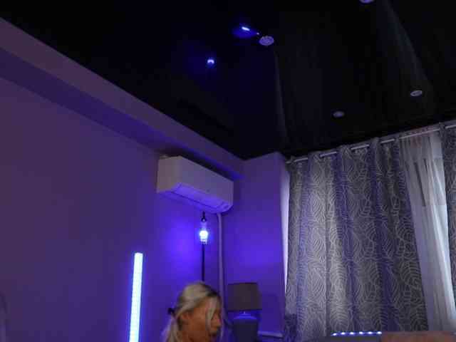 MandyPeas webcam