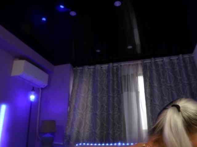 MandyPeas webcam