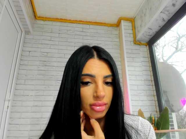 BritneyCharm's BongaCams show and profile