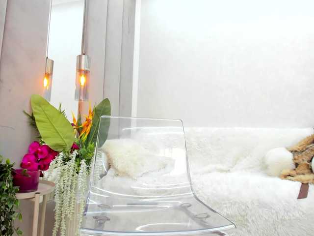 BritneyCharm's BongaCams show and profile