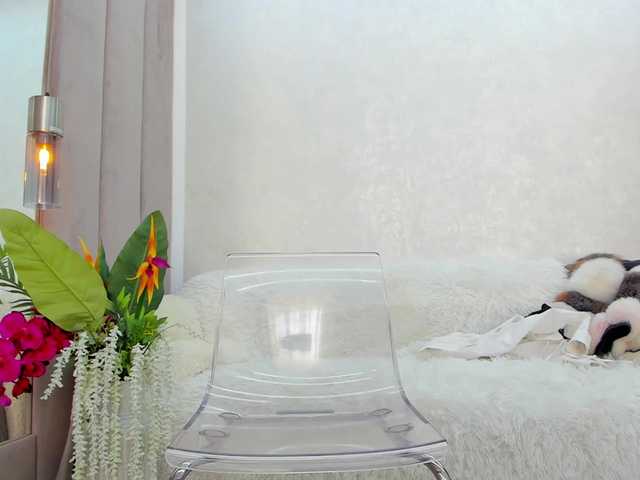 BritneyCharm's BongaCams show and profile