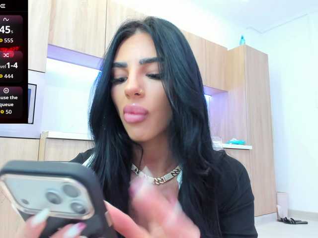 BritneyCharm's BongaCams show and profile