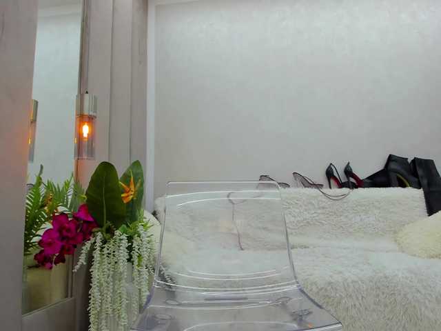 BritneyCharm's BongaCams show and profile