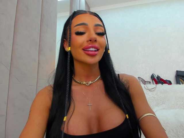 BritneyCharm's BongaCams show and profile