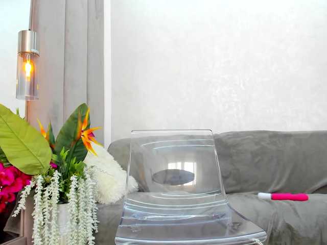 BritneyCharm's BongaCams show and profile