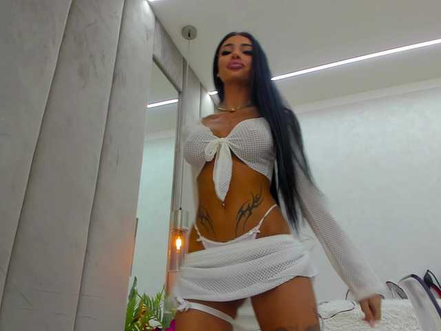 BritneyCharm's BongaCams show and profile