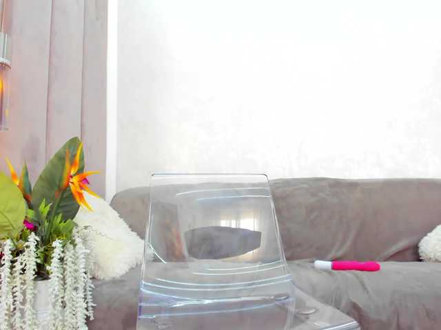 BritneyCharm's BongaCams show and profile