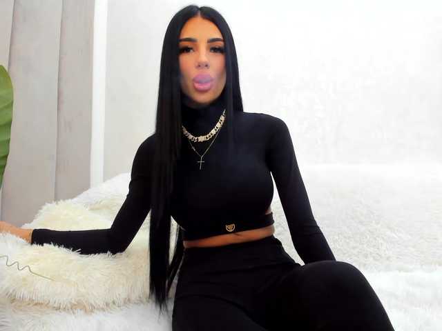 BritneyCharm's BongaCams show and profile