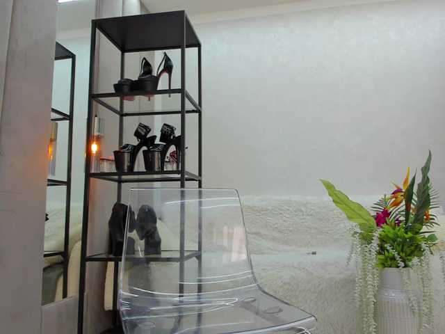 BritneyCharm's BongaCams show and profile