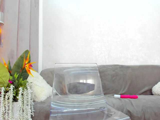 BritneyCharm's BongaCams show and profile