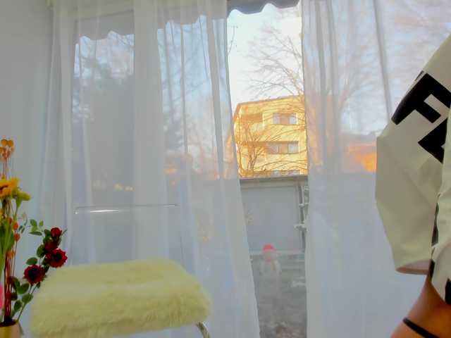 BritneyCharm's BongaCams show and profile