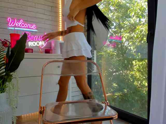 BritneyCharm webcam