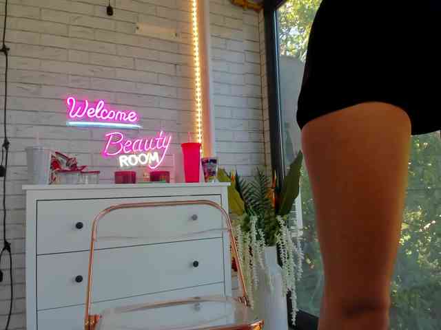 BritneyCharm webcam